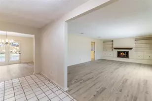 102 Paradise Valley Dr, West Columbia, TX 77486 - Photo 9