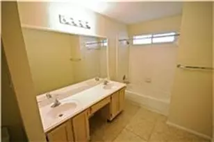 15518 Town Green Dr, Houston, TX 77083 - Photo 7