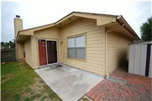 15518 Town Green Dr, Houston, TX 77083 - Photo 9