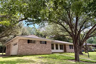 1801 Beazley St, Brenham, TX 77833 - Photo 1