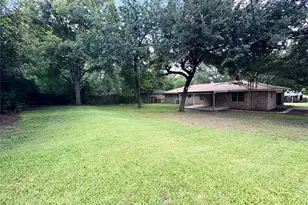 1801 Beazley St, Brenham, TX 77833 - Photo 3