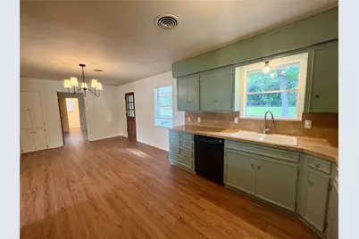 1801 Beazley Street, Brenham, TX 77833 - Photo 9
