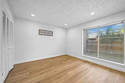 8726 Wilcrest Drive #8726, Houston, TX 77099 - Photo 13