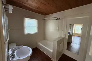 2812 Angier Rd, Huntsville, TX 77340 - Photo 5
