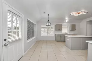 16243 April Ridge Dr, Houston, TX 77083 - Photo 11