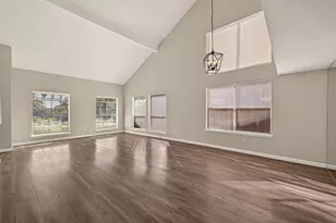 7622 Poitiers Dr, Houston, TX 77071 - Photo 5