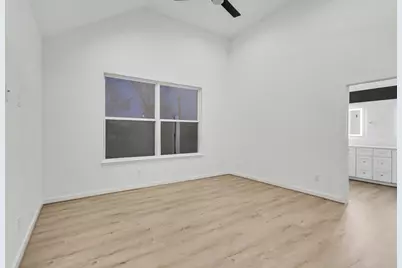 203 Danna Lane, Houston, TX 77009 - Photo 11