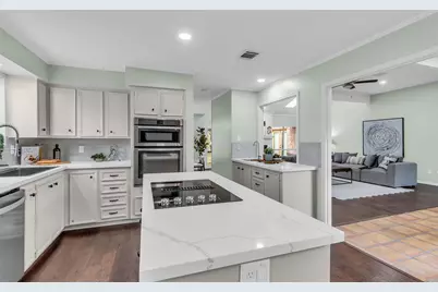 11407 Overbrook Lane, Houston, TX 77077 - Photo 9