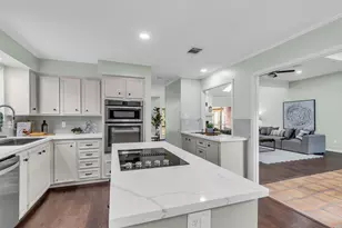 11407 Overbrook Ln, Houston, TX 77077 - Photo 9