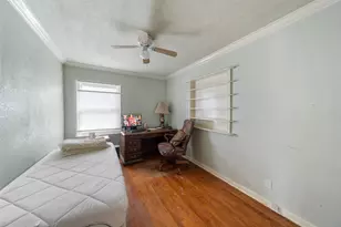 7303 Long Point Rd, Houston, TX 77055 - Photo 19