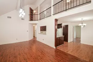 2102 Landcircle Ct, Sugar Land, TX 77478 - Photo 5