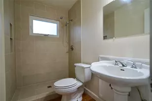 4430 Smooth Oak Ln, Houston, TX 77053 - Photo 9