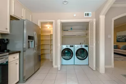 11711 Memorial Drive #367, Houston, TX 77024 - Photo 25