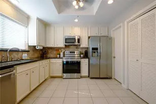 11711 Memorial Dr, Houston, TX 77024 - Photo 7