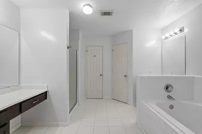 1321 El Camino Village Drive, Webster, TX 77058 - Photo 17