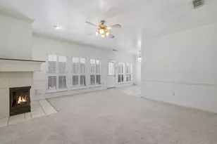 1321 El Camino Village Dr, Webster, TX 77058 - Photo 9