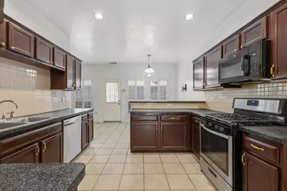 1321 El Camino Village Drive, Webster, TX 77058 - Photo 11
