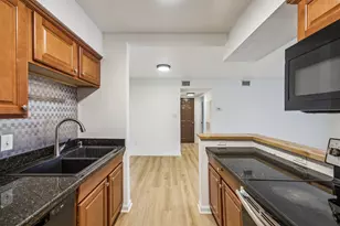 904 University Oaks Blvd, College Station, TX 77840 - Photo 7