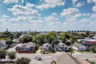 2409 Fulton St, Houston, TX 77009 - Photo 5
