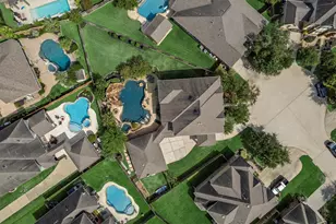 17511 Pecks Park Ct, Tomball, TX 77377 - Photo 3