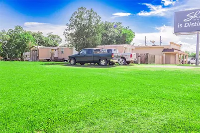 20230 Highway 6, Manvel, TX 77578 - Photo 5