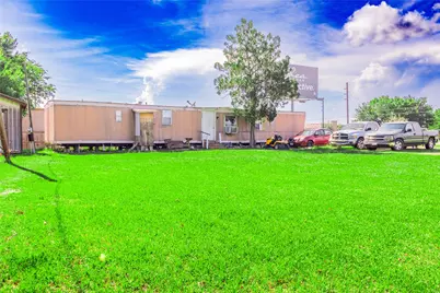 20230 Highway 6, Manvel, TX 77578 - Photo 11