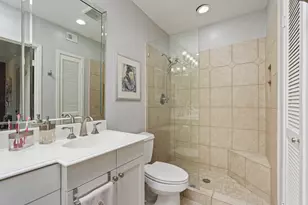 2236 S Piney Point Rd, Houston, TX 77063 - Photo 15