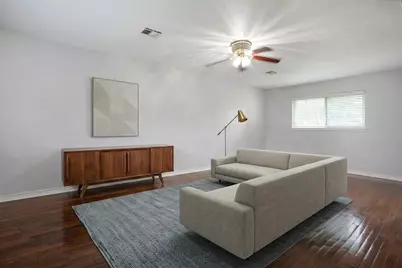 10010 Westview Drive, Houston, TX 77055 - Photo 9