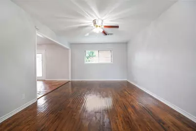 10010 Westview Drive, Houston, TX 77055 - Photo 11