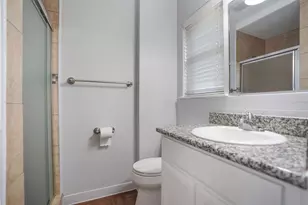 10010 Westview Dr, Houston, TX 77055 - Photo 17