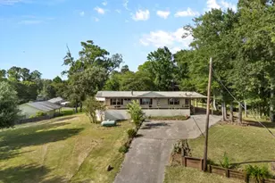 388 Applegrove, Livingston, TX 77351 - Photo 3