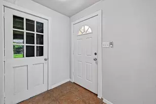 1119 Pinecroft Dr, Sugar Land, TX 77498 - Photo 7