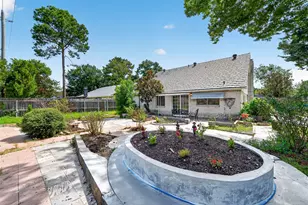 1119 Pinecroft Dr, Sugar Land, TX 77498 - Photo 43