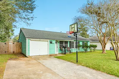 107 Gardenia Street, Lake Jackson, TX 77566 - Photo 25