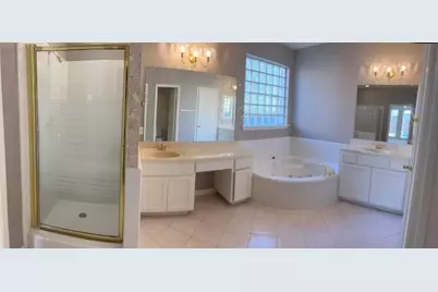 3419 Scenic Elm Street, Houston, TX 77059 - Photo 9