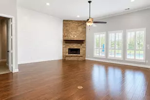 5118 Landon Ln, Baytown, TX 77523 - Photo 9
