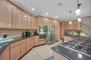 2750 County Rd 48, Rosharon, TX 77583 - Photo 15