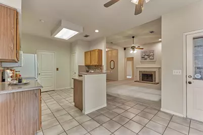 38 Tranquil Glade Place, The Woodlands, TX 77381 - Photo 17