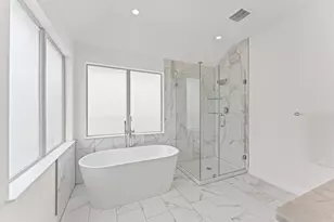 8818 Hollywood Garden Ln, Houston, TX 77080 - Photo 15