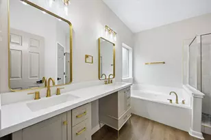 9127 Stoneleigh Dr, Sugar Land, TX 77479 - Photo 3