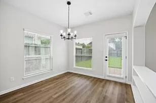 9127 Stoneleigh Dr, Sugar Land, TX 77479 - Photo 9