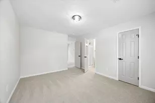 9127 Stoneleigh Dr, Sugar Land, TX 77479 - Photo 19