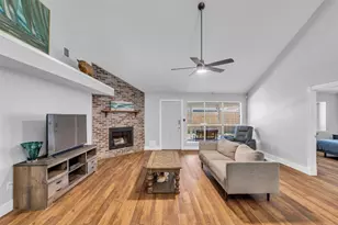 4026 Bentley Dr, Pearland, TX 77584 - Photo 5