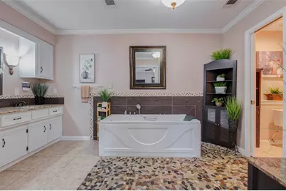 511 Chateau Woods Parkway Drive, Conroe, TX 77385 - Photo 25