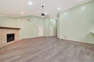 8219 Winding Meadow Ct, Houston, TX 77040 - Photo 9