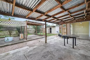 8219 Winding Meadow Ct, Houston, TX 77040 - Photo 35