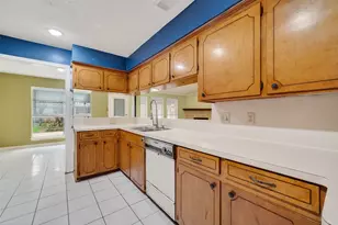 8219 Winding Meadow Ct, Houston, TX 77040 - Photo 17