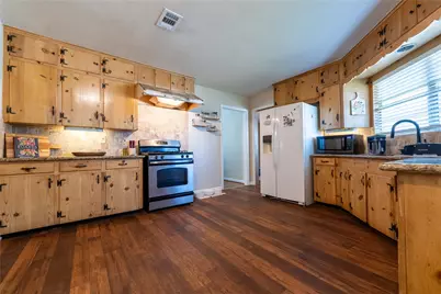 1733 Creek Drive, Houston, TX 77055 - Photo 13