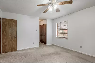 121 Elmwood Street, Huntsville, TX 77320 - Photo 23