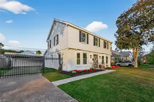 6405 Pinehurst Dr, Houston, TX 77023 - Photo 1